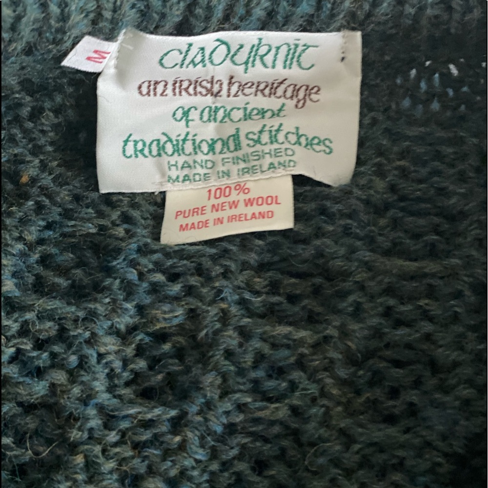 Runs big.. fits like a XL